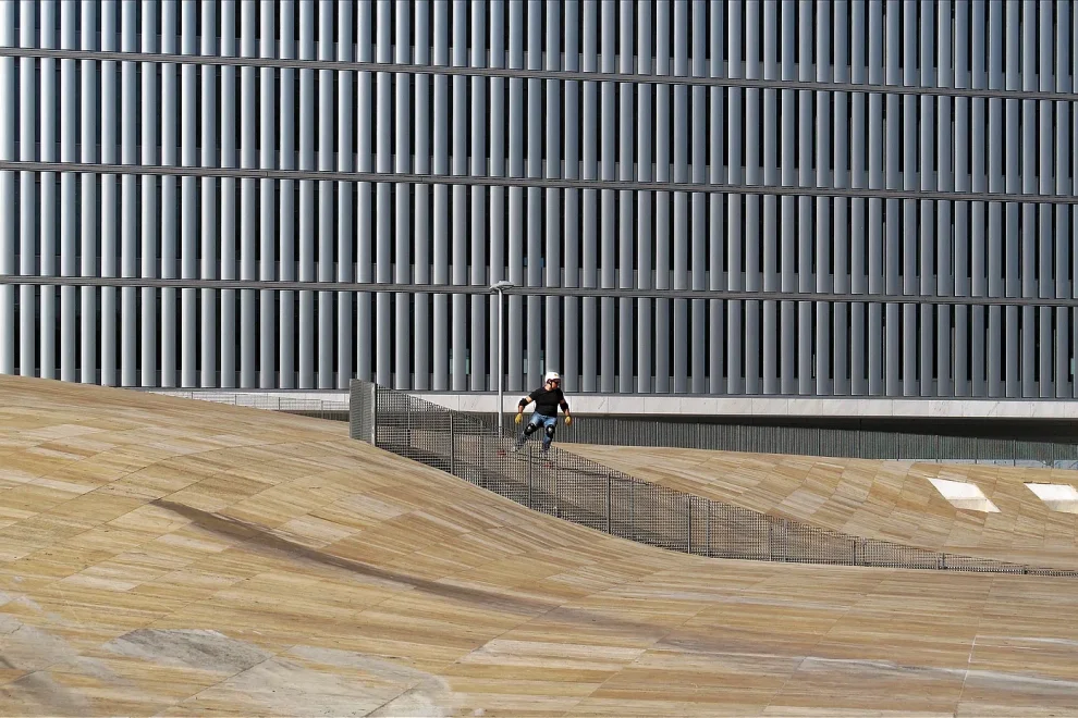 A young skateboarder in front of the Casa da Música - Photography by Ralf Hatzmann, a master’s student at the Düsseldorf Academy of Fine Arts, through the lens of psychogeography